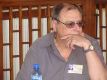 Бирници погнаха гаражи, превърнати в магазини