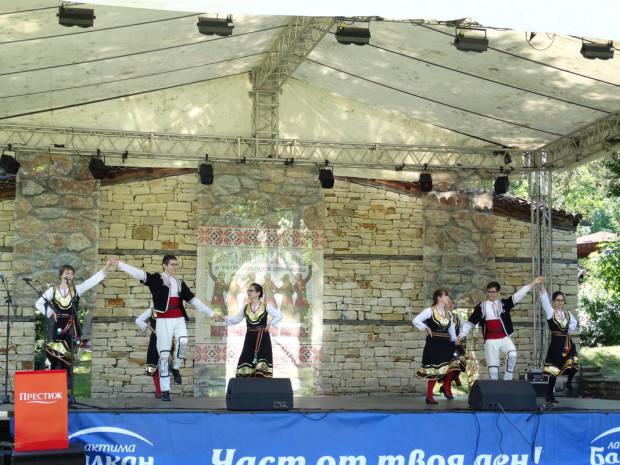 Над 1700 танцьори, певци и занаятчии ще мерят сили в Арбанаси през уикенда
