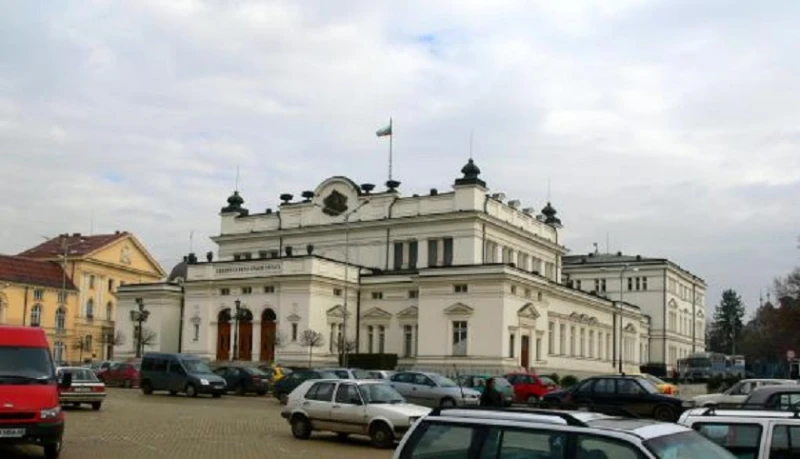 Затварят обществени паркинги в София заради протест