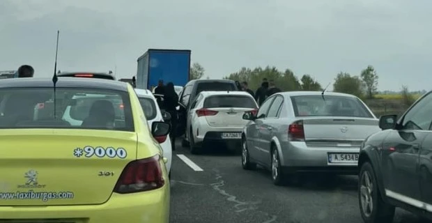 Две верижни катастрофи на магистрала "Тракия", тапата е зверска