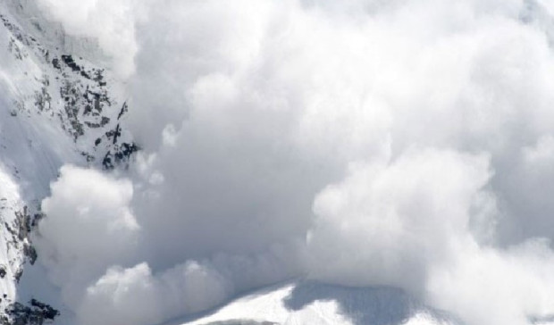 Алпинист е паднал от 400 метра височина и е загинал под върха