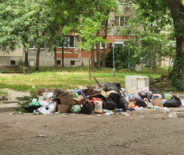 TD Грозна гледка на купчини боклук в Кършияка възмути жена която