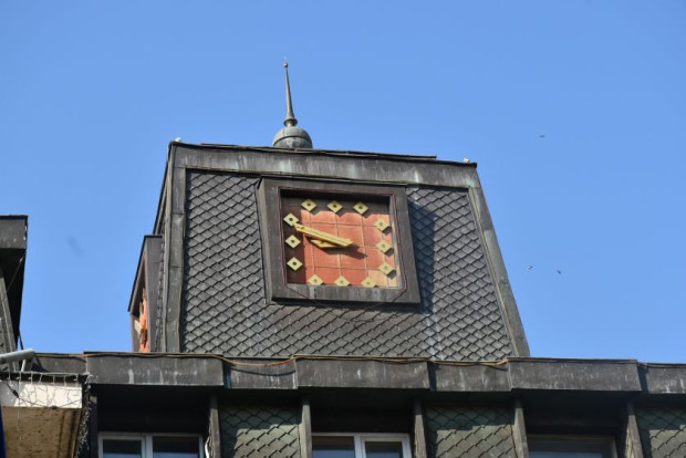 Градският часовник върху покрива на Община Ловеч ще заработи отново