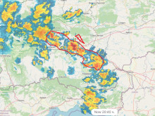 Meteo Balkans: На 10 километра източно от Пловдив е страшно!