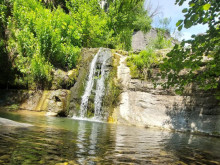 Малко познат водопад у нас разкрива родопските красоти и чака да го откриете и да му се насладите
