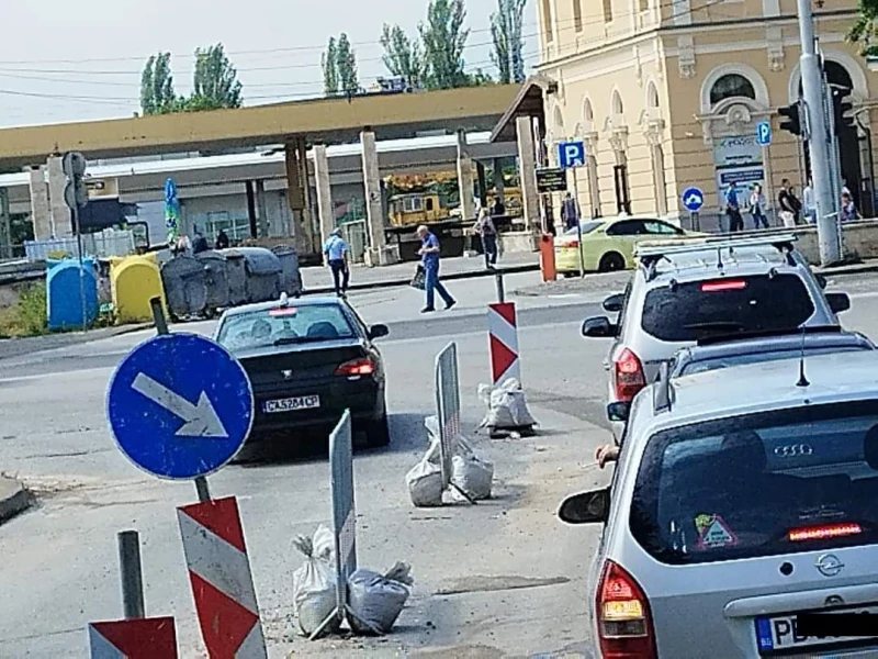Въпреки знаците шофьор влезе в насрещното в Пловдив