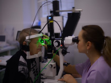 Специалисти извършиха безплатни очни прегледи в отдалечени места в Смолянско