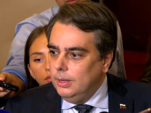 Асен Василев: Виолета Лорер оттегли кандидатурата си сама, на нейно място влиза Гергана Беремска