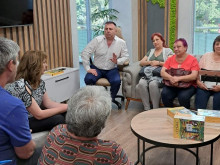 Кметът на Павел баня проведе работни срещи с читалищни секретари и пенсионерски клубове в града
