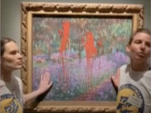 Екоактивисти съсипаха картина на Моне с червена боя