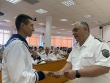 Министерски награди и адмиралски значки получи екипажът на "Св. св. Кирил и Методий" във Варна