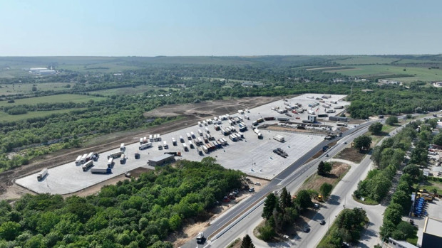 </TD
>В момента на тир-паркингът в Русе има 634 камиона. Това