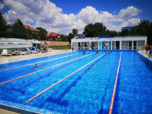 Само десет плувни басейна в Търновско са готови за посетители