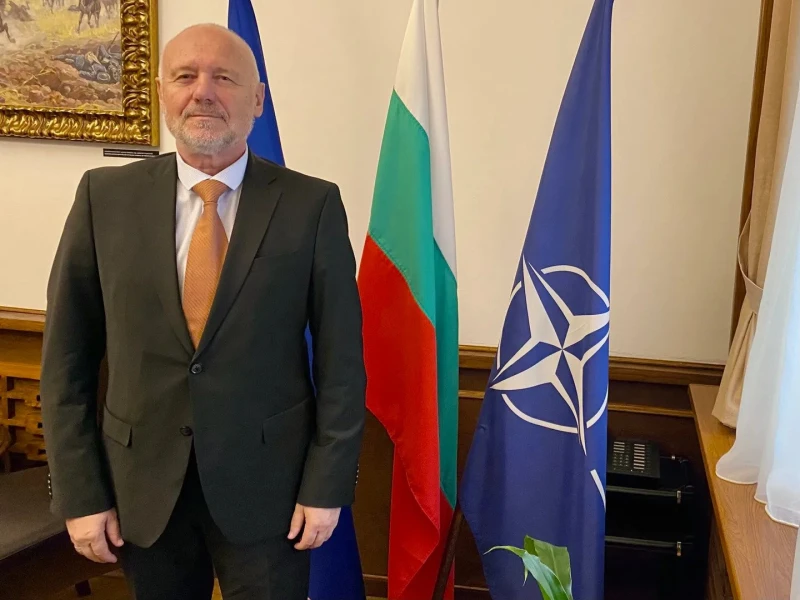 Politico: България иска да се присъедини към клуба на ЕС за доставка на боеприпаси за Украйна