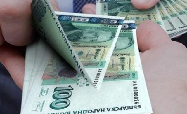 БНБ предупреди за необслужваните кредити и повишаването на лихвите