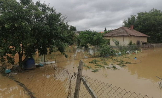 Във Видинско река Войнишка преля и наводни къщи и дворове