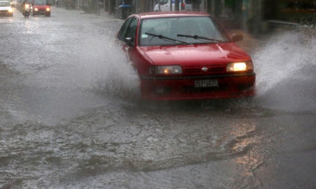 Интензивните дъждове са засегнали части от Солун, заяви за АНА-МПА директорът