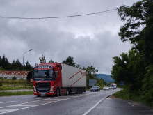 Спират камионите над 12 тона през прохода "Петрохан"
