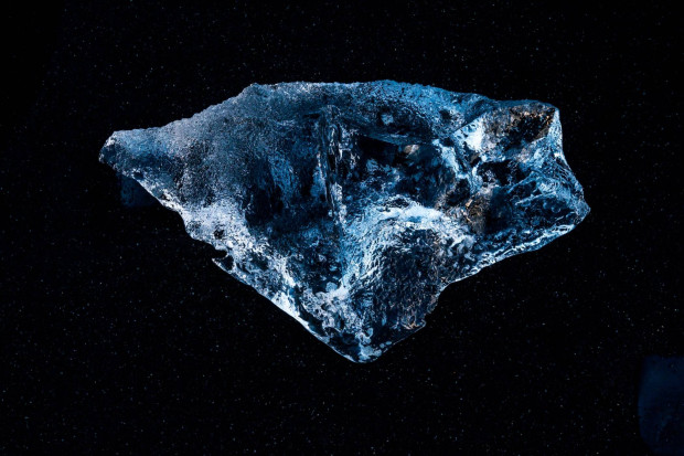 Учените са открили звезда която е в процес на кристализация