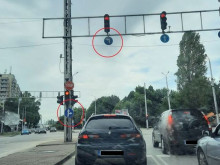 Шофьор: Да се чуди човек накъде да хване, ако спазва знаците!