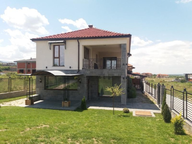 </TD
>Нараства търсенето на къщи в селата край Пловдив, а заедно