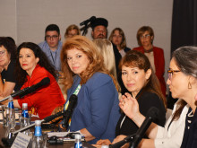 Илияна Йотова откри Международна младежка конференция в Бургас