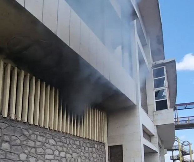 </TD
>Пожар е възникнал на стадион Пловдив, разбра Plovdiv24.bg. Огънят се е разразил