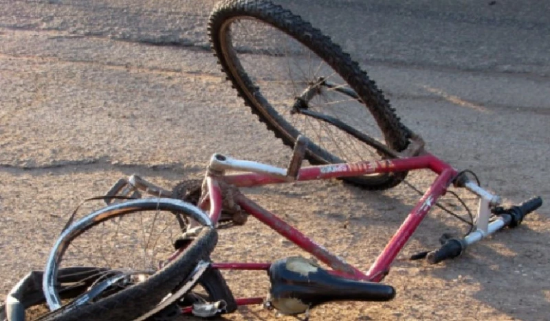 Двама младежи пострадаха при катастрофа между велосипед и лек автомобил 