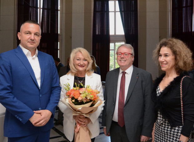 Кметът на Варна Иван Портних присъства на официалното връчване на