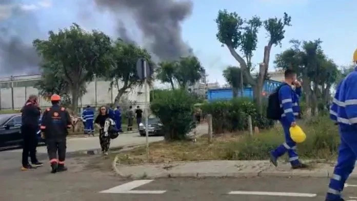 Пожар е избухнал в най-голямата петролна рафинерия в Румъния