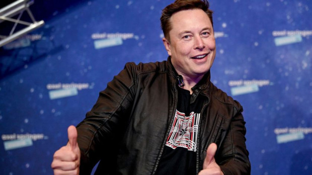 Изпълнителният директор на Tesla Илон Мъск обяви че  компанията производител
