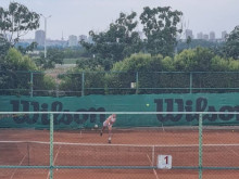 Осем родни тенисисти стигнаха "Топ 8" на международен турнир в Бургас