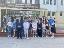 Известни учени посрещнаха ученици в бургаски университет