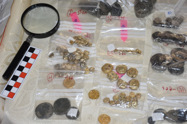 TD Спасени от контрабанден трафик 897 старинни монети и археологически