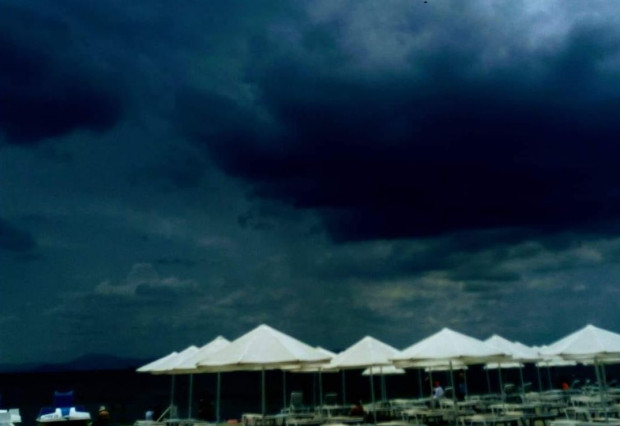 Meteo Bulgaria: Слагайте противоградните мрежи, идват тежки бури!