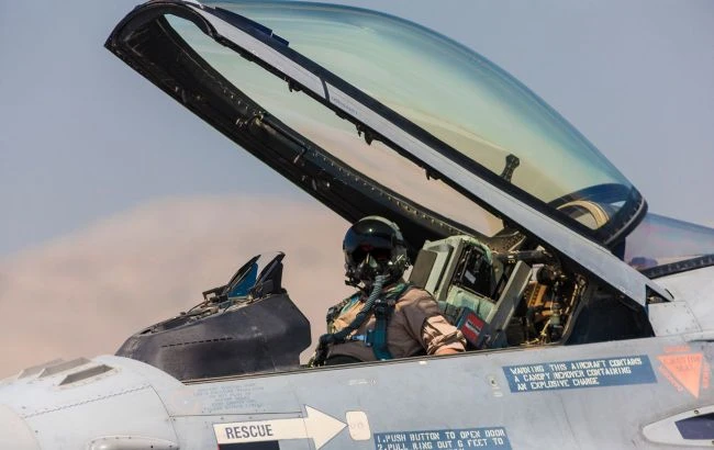Пентагонът е получил искане от Дания относно обучението на украинци на F-16