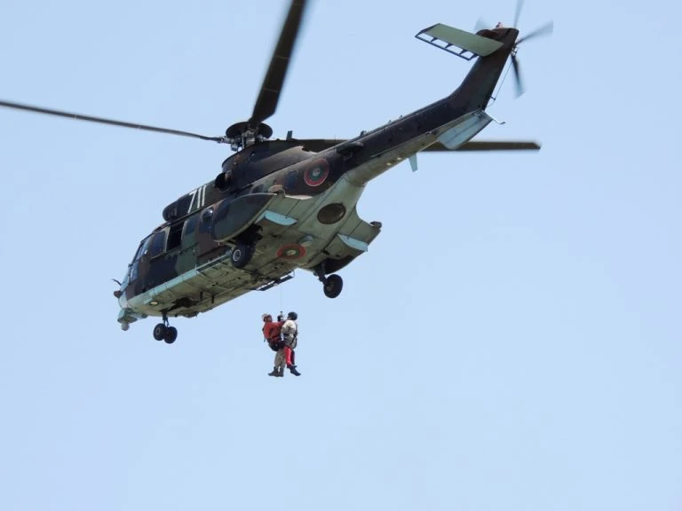 15 планински спасители и военнослужещи проведоха съвместно учение за спасяване