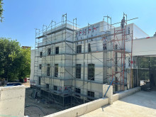 Ремонтът на Младежки културен център "Георги Братанов" – Ямбол напредва