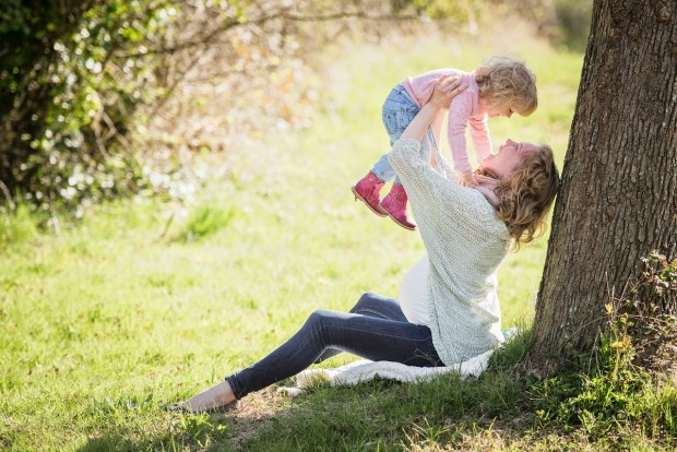 Трите години майчинство да бъдат признавани за осигурителен стаж независимо