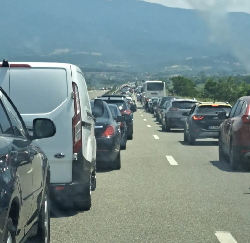 Пътуващите за Гърция: 5 километра преди границата нищо не помръдва, положението е зле