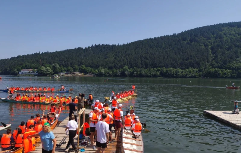 За първи път в България: Фестивал на драконовите лодки на езерото "Панчарево"