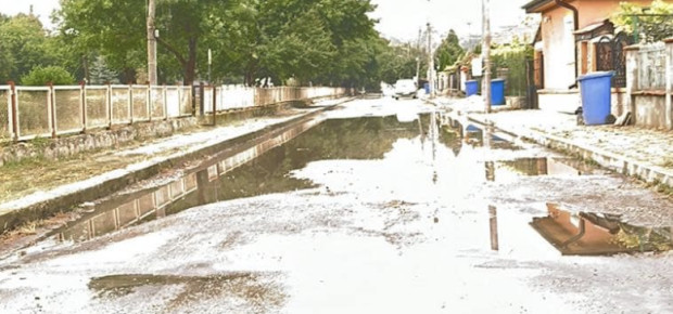 Силен дъжд засегна Девня и селата в общината, падналото количество