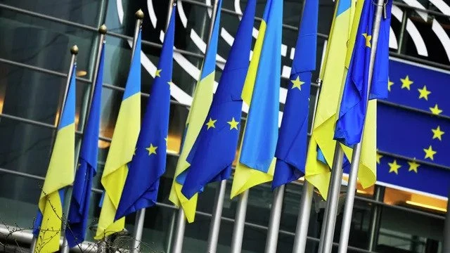 Външните министри на ЕС обсъждат по-нататъшната подкрепа за Украйна