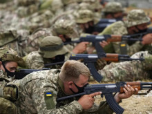 Над 17 000 украински новобранци са преминали обучение зад граница