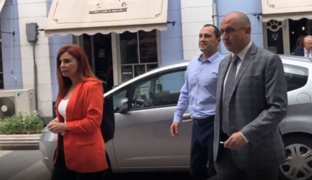 </TD
>В Окръжен съд Пловдив днес започна делото срещу , предаде