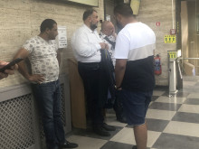 Баща и син на подсъдимата скамейка в Пловдив заради измама в особено голям размер