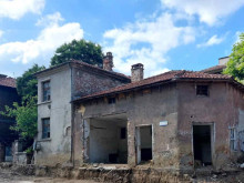 Шест фирми искат да събарят проблемните сгради на "Даме Груев" в Пловдив