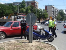 Мотоциклетист пострада при катастрофа с лек автомобил в Пловдив