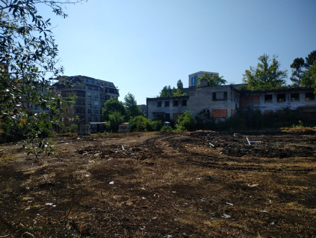 </TD
>С реконструкцията на ул. Демокрация“ Община Бургас пое ангажимент към