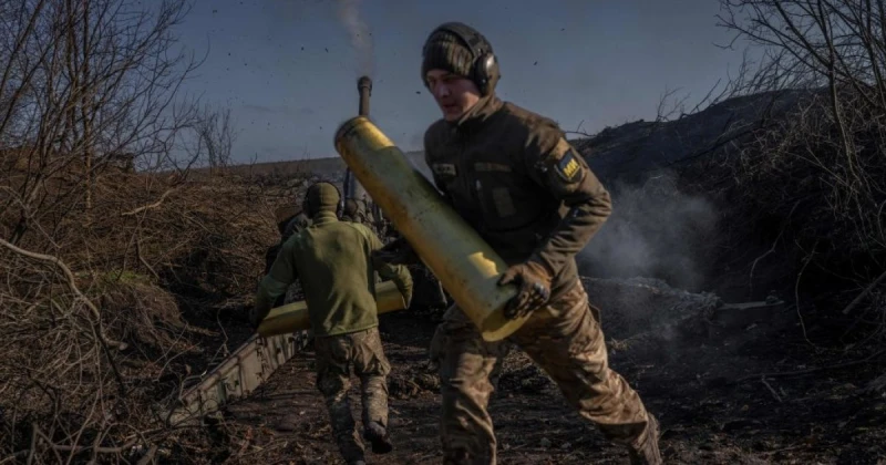 ВСУ: Украинските сили провеждат широкофронтово настъпление към Бахмут